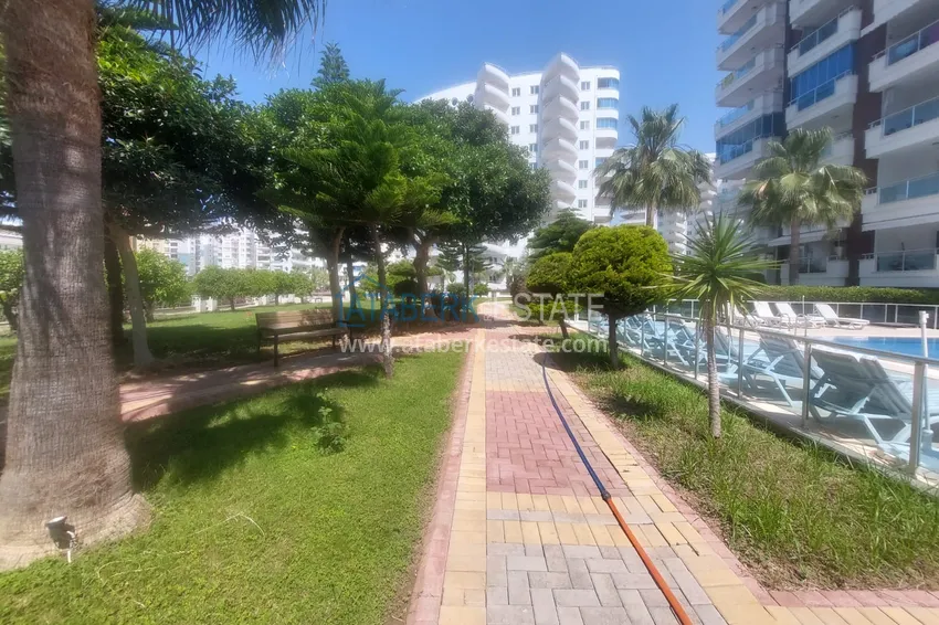 Apartment 2+1 with furniture and two glazed balconies 450 meters from the sea - Mahmutlar 7 