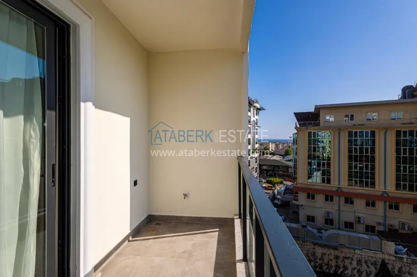 Purchase 1+1 apartment with a view of the Kale fortress — the center of Alanya, a new complex 24