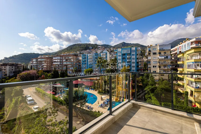 Purchase 1+1 apartment with a view of the Kale fortress — the center of Alanya, a new complex 25