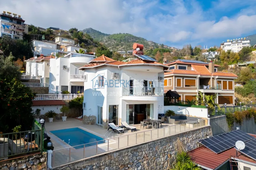 3+1 panoramic private villa with furniture and swimming pool in Tepe, Alanya — suitable for a residence permit 1 