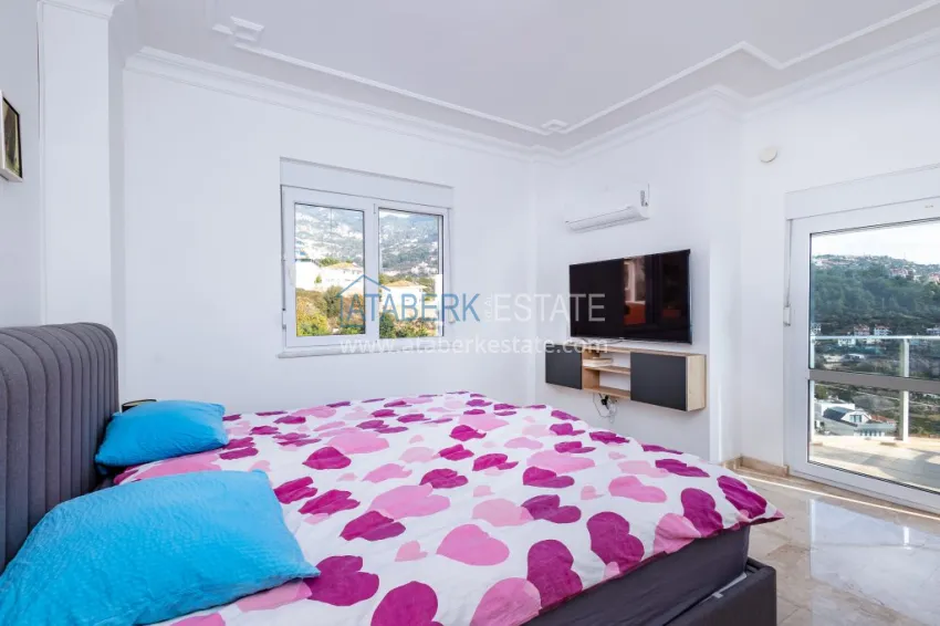 Purchase 3+1 panoramic private villa with furniture and swimming pool in Tepe, Alanya — suitable for a residence permit 16 