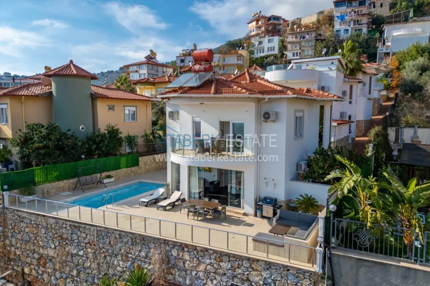 3+1 panoramic private villa with furniture and swimming pool in Tepe, Alanya — suitable for a residence permit 3 