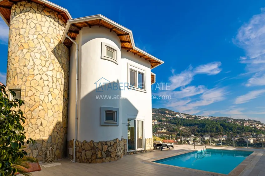 3+1 panoramic private villa with furniture and swimming pool in Tepe, Alanya — suitable for a residence permit 5 