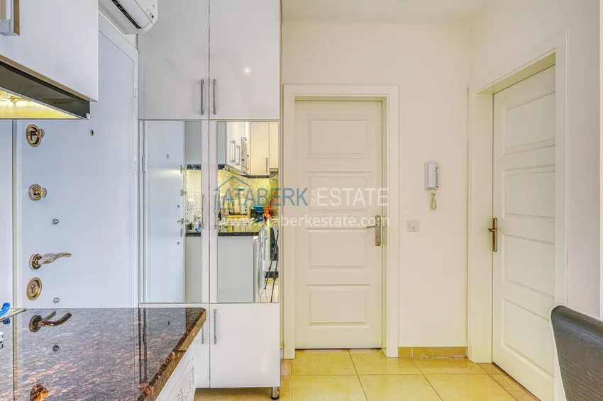 Purchase  1+1 apartment with furniture and sea view in a luxury complex — Alanya, Mahmutlar district  10 