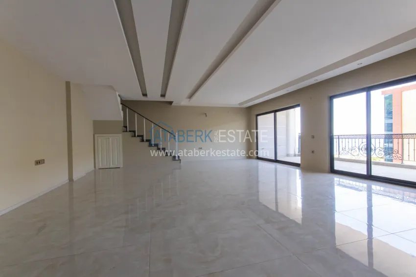 Purchase Finely finished duplex penthouse with the right to citizenship - Kargicak, Alanya 1 