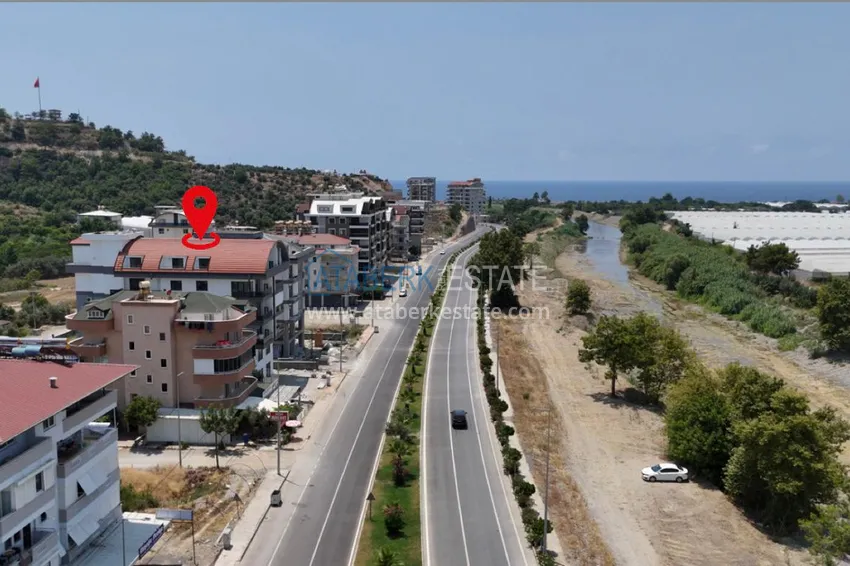 2+1 penthouse with sea and mountain views in Demirtas — primary property in a small apartment complex 1 