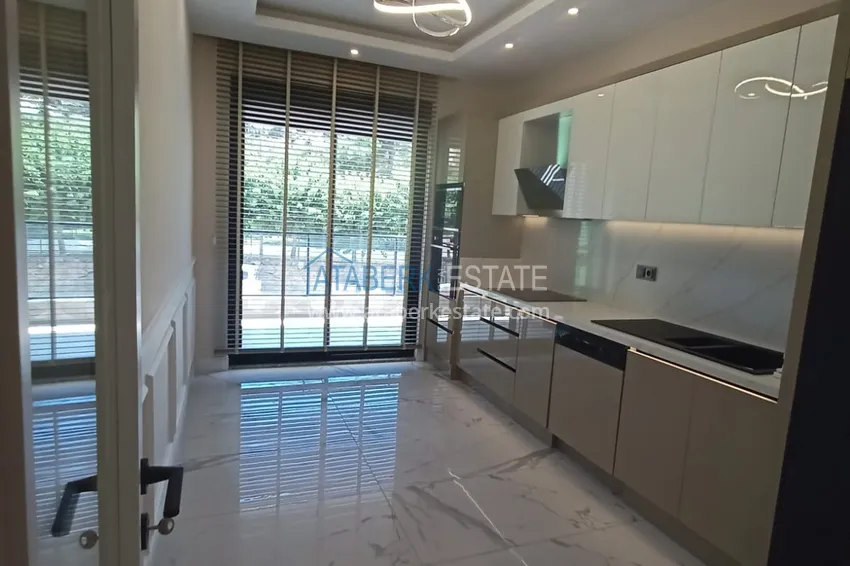 Purchase  Modern family-type residential complex with luxurious infrastructure under construction — Alanya, Oba 11 