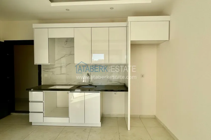 Purchase 1+1 apartment with a fine finish in Mahmutlar — great price 4 