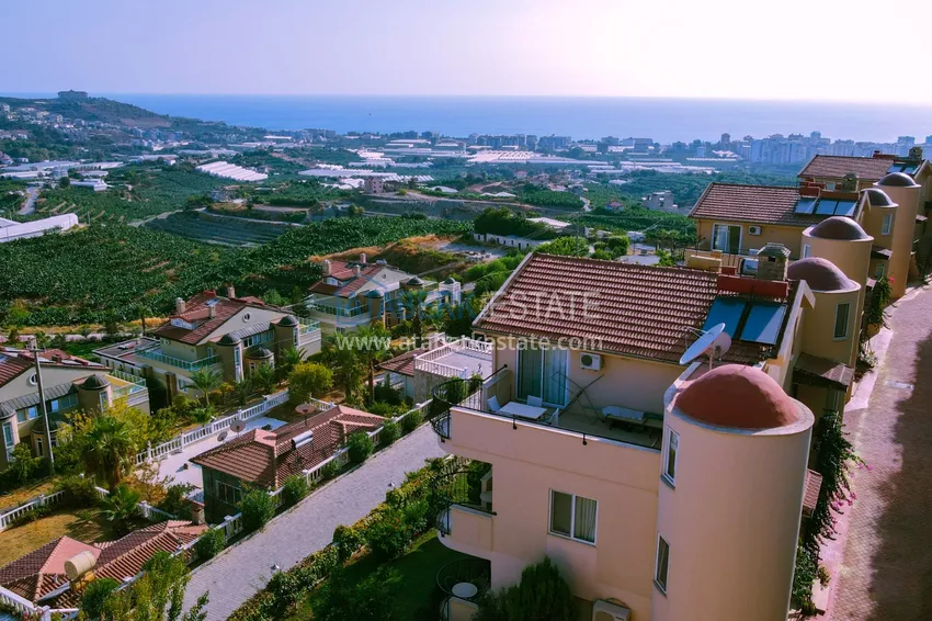 Two-level apartment in villa format with sea and mountain views — Alanya, Mahmutlar 9 