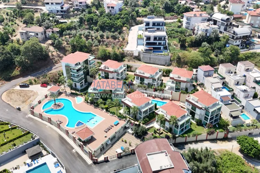 Duplex 4+1 format townhouse with furniture in a luxury complex - Kargicak, Alanya 1 