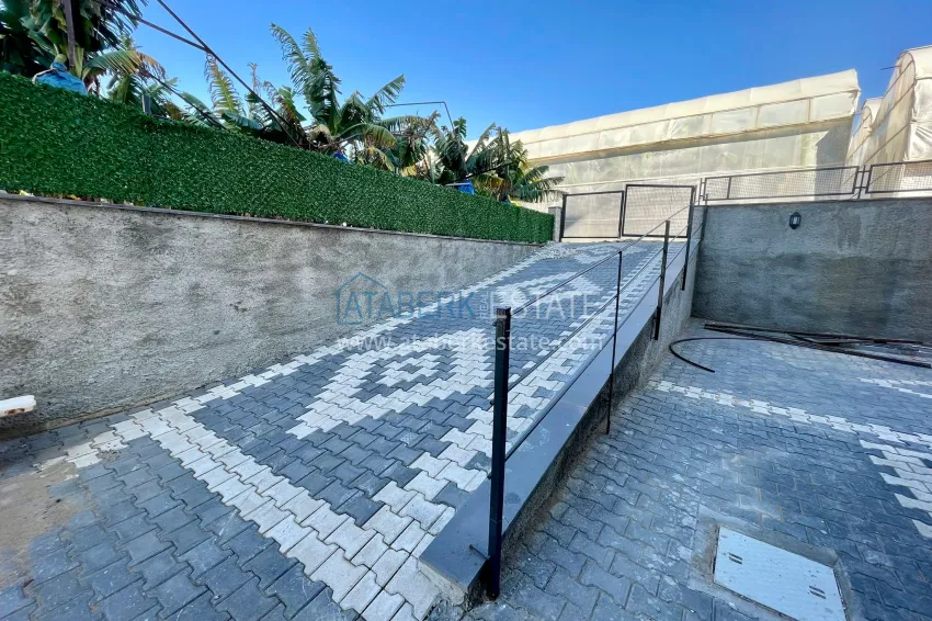 Modern chamber-type residence in the prestigious Kargicak district 8 