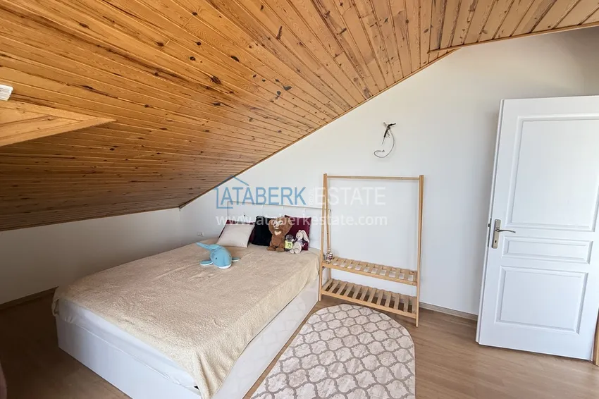 Purchase Private three-storey villa with furniture in the picturesque area of Bektash — property under a residence permit 31 