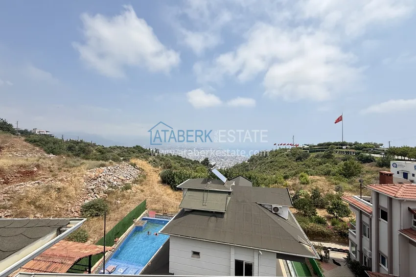 Purchase Private three-storey villa with furniture in the picturesque area of Bektash — property under a residence permit 39 