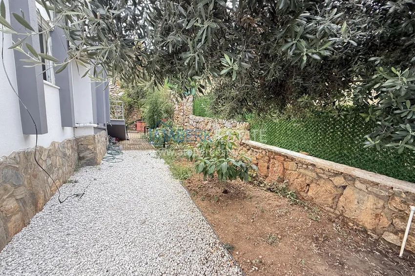 Private three-storey villa with furniture in the picturesque area of Bektash — property under a residence permit 6 