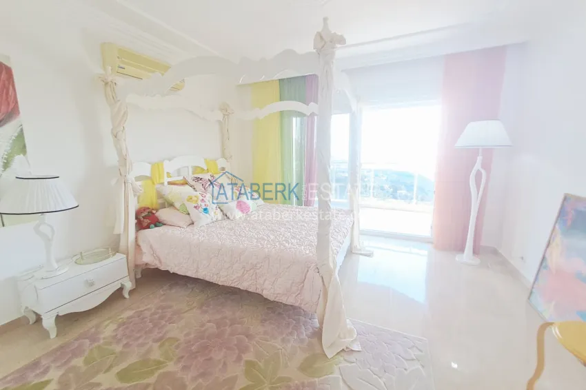 Purchase Three-storey private villa with furniture from the owner - Alanya, Bektash district. Suitable for a residence permit 18 