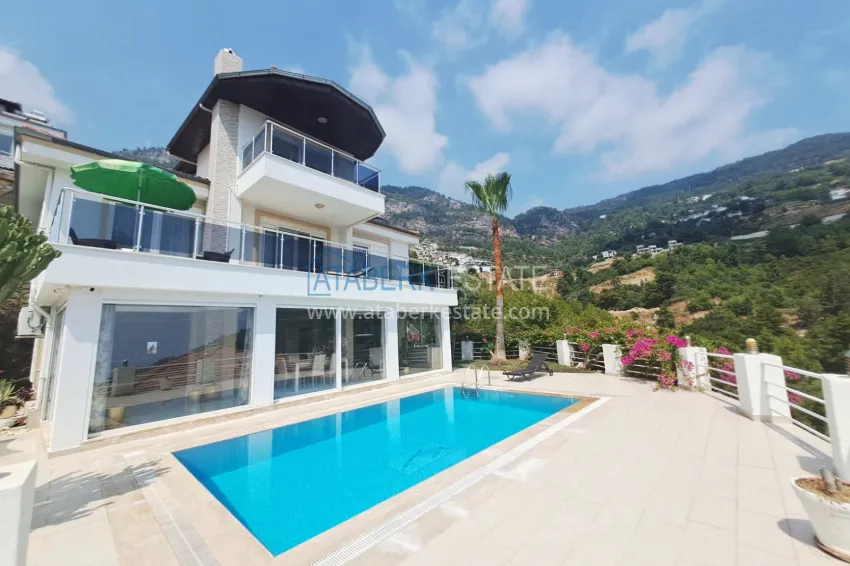 Three-storey private villa with furniture from the owner - Alanya, Bektash district. Suitable for a residence permit 1 