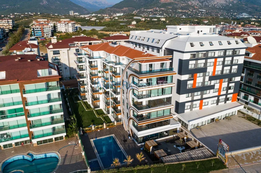 Linear 4+1 apartment with access to the garden in an elite complex - first coastal one, Kestel district, Alanya 2 