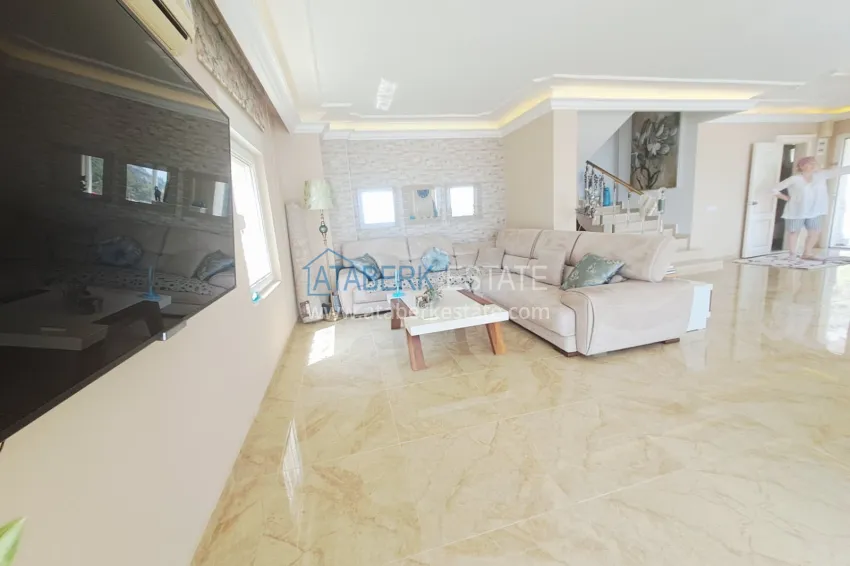 Purchase Three-storey private villa with furniture from the owner - Alanya, Bektash district. Suitable for a residence permit 5 