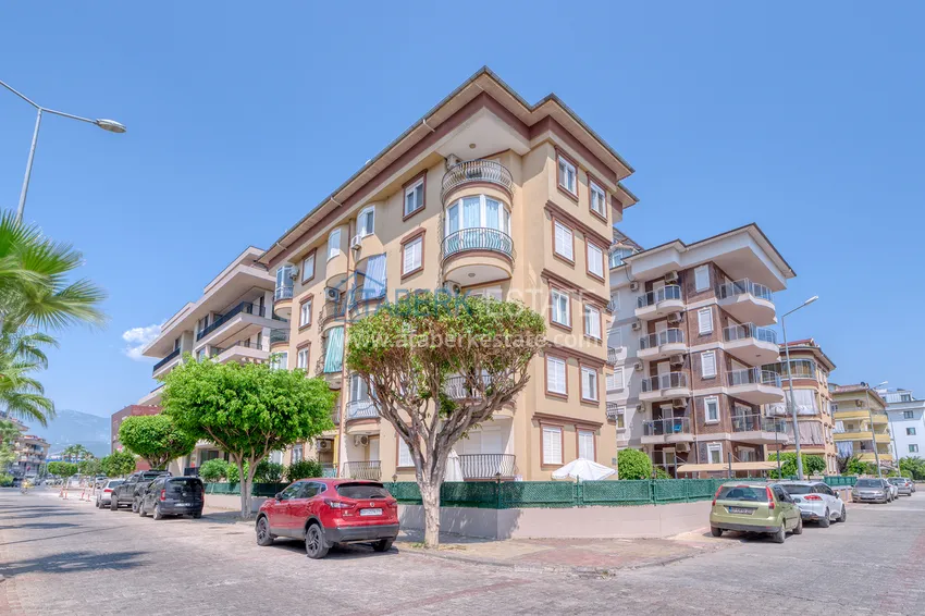 4+1 duplex in Alanya, Oba district - with a designer interior, suitable for a residence permit 1 