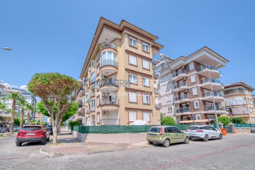 4+1 duplex in Alanya, Oba district - with a designer interior, suitable for a residence permit 2 