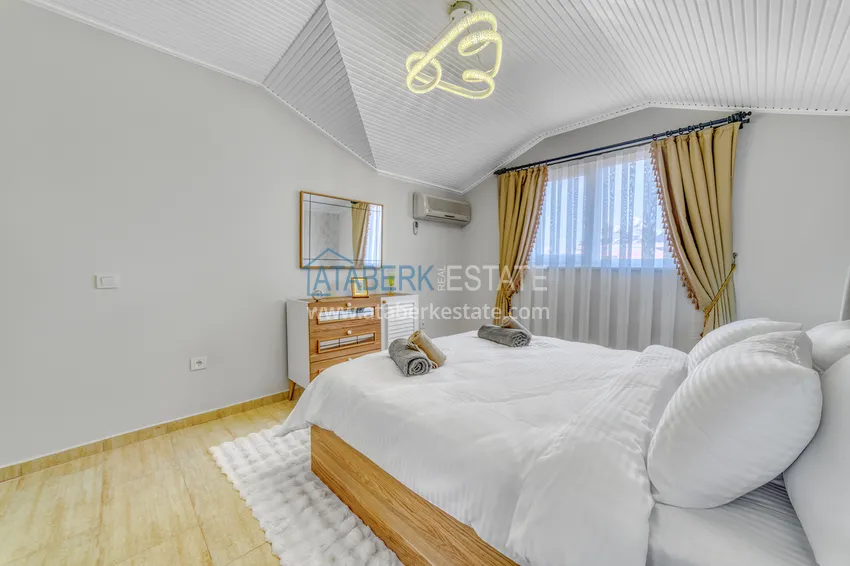 Purchase 4+1 duplex in Alanya, Oba district - with a designer interior, suitable for a residence permit 30 