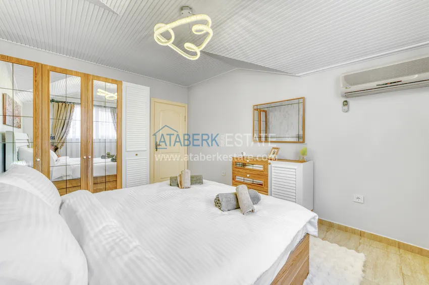 Purchase 4+1 duplex in Alanya, Oba district - with a designer interior, suitable for a residence permit 31 