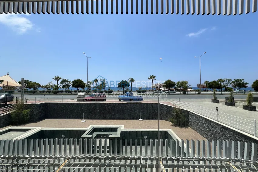 Purchase  Turnkey 1+1 apartment with sea view on the beachfront — Alanya, Kestel 11 