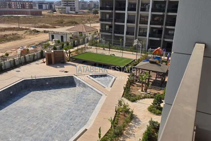 Purchase  A modern residential complex in Antalya with high investment potential - Altintash district 33 