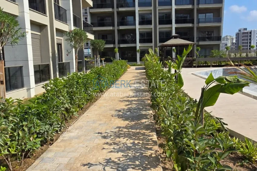 A modern residential complex in Antalya with high investment potential - Altintash district 8 