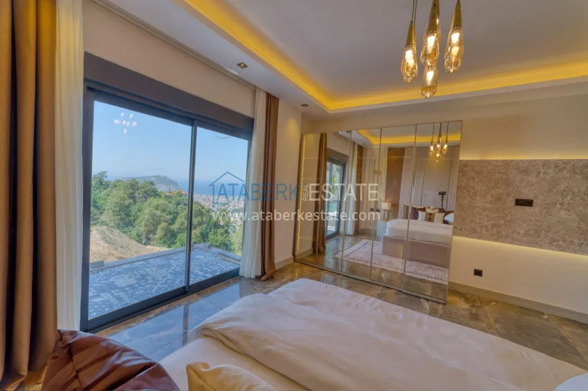 Purchase Luxury villa with pool and panoramic views — Alanya, Bektash. Suitable for citizenship 32 