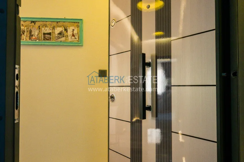 Purchase  Ready-made housing in the center of Alanya, for a residence permit — a one-bedroom apartment with furniture and mountain views 1 