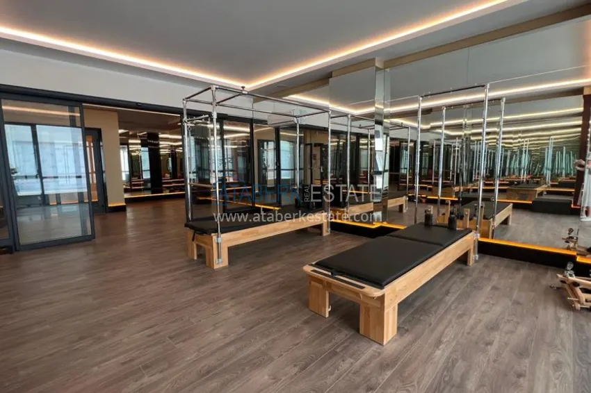 Turnkey one-bedroom apartment with two glazed balconies in a prestigious complex - Mahmutlar, Alanya 16