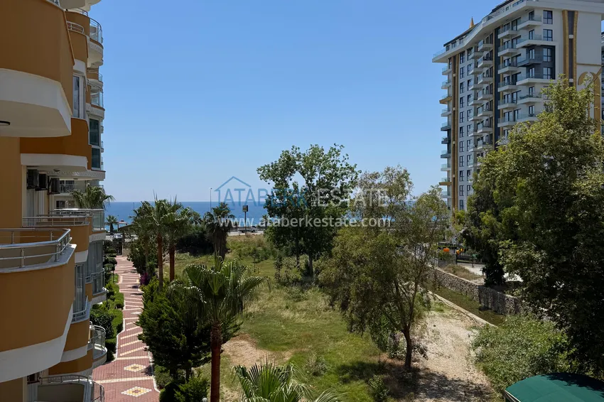 Purchase  2+1 apartment with furniture and sea view in a complex on the beachfront — Mahmutlar, Alanya 12 