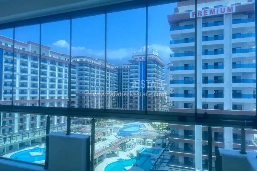 Purchase Turnkey one-bedroom apartment with two glazed balconies in a prestigious complex - Mahmutlar, Alanya 14