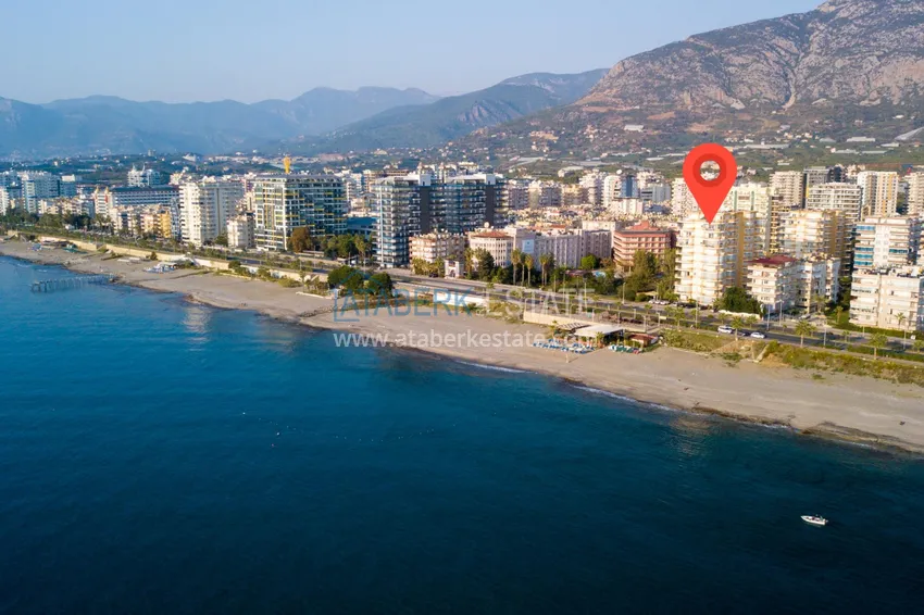 2+1 apartment with furniture and sea view in a complex on the beachfront — Mahmutlar, Alanya 1 