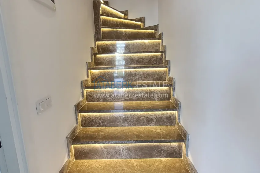 Purchase  Duplex penthouse in the center of Alanya — with mountain views, 250 meters from the beach 10 