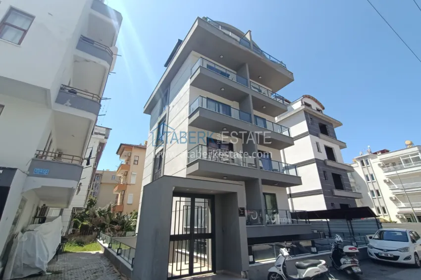Duplex penthouse in the center of Alanya — with mountain views, 250 meters from the beach 1 