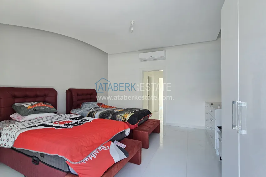 Purchase 3+1 penthouse with private pool on the terrace in Kargicak - premium class and panoramic views 18 