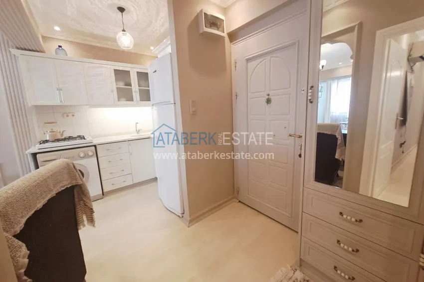 Purchase  Apartment 1+1 in the center of Mahmutlar from the owner — furnished, with a glazed balcony, 250 m from the sea 1 