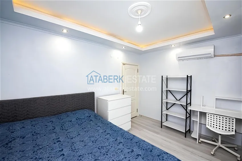 Purchase Two-level penthouse 2+1 with furniture and sea views in the center of Mahmutlar 10 