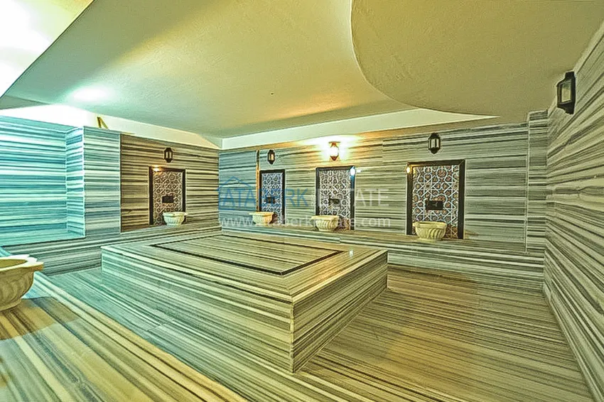 Two-level penthouse 2+1 with furniture and sea views in the center of Mahmutlar 11 