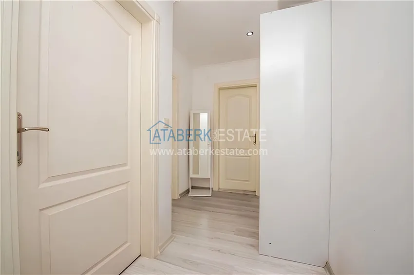 Purchase Two-level penthouse 2+1 with furniture and sea views in the center of Mahmutlar 11 