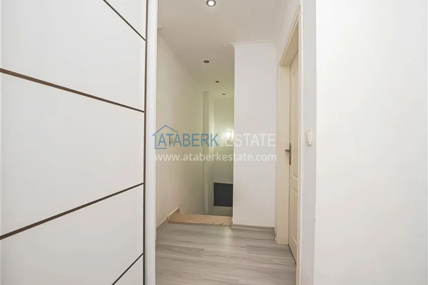 Purchase Two-level penthouse 2+1 with furniture and sea views in the center of Mahmutlar 12 