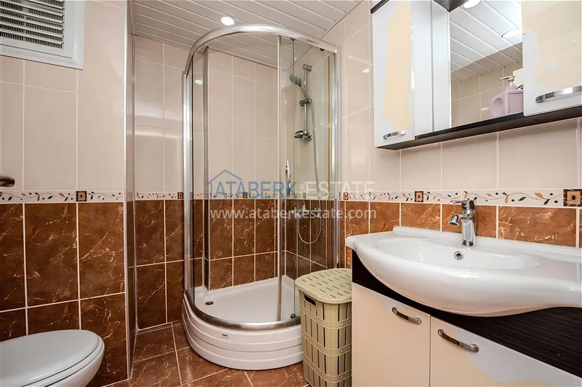 Purchase Two-level penthouse 2+1 with furniture and sea views in the center of Mahmutlar 14 