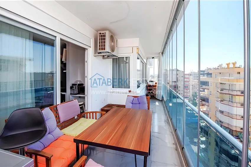 Purchase Two-level penthouse 2+1 with furniture and sea views in the center of Mahmutlar 15 