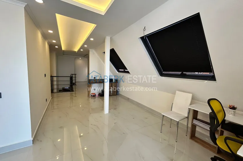 Purchase  2+1 penthouse duplex with sea and mountain views in the center of Alanya 4 