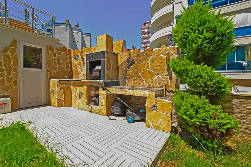 Two-level penthouse 2+1 with furniture and sea views in the center of Mahmutlar 6 