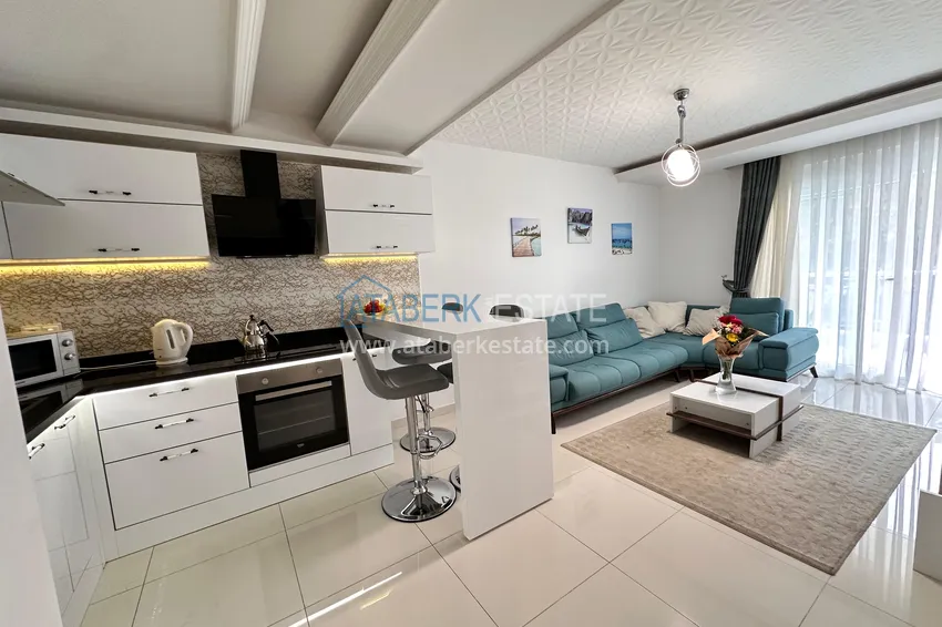 Purchase  1+1 furnished apartment in the center of Alanya — Cleopatra beach area 1 