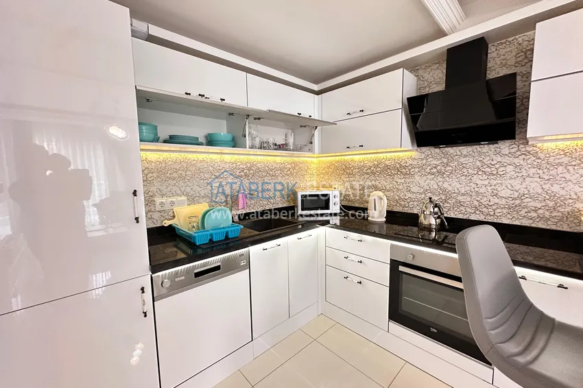 Purchase  1+1 furnished apartment in the center of Alanya — Cleopatra beach area 2 