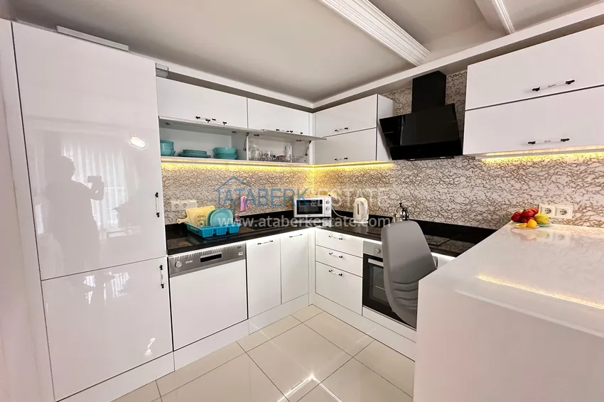 Purchase  1+1 furnished apartment in the center of Alanya — Cleopatra beach area 3 